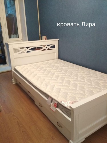 Кровать Лира из массива