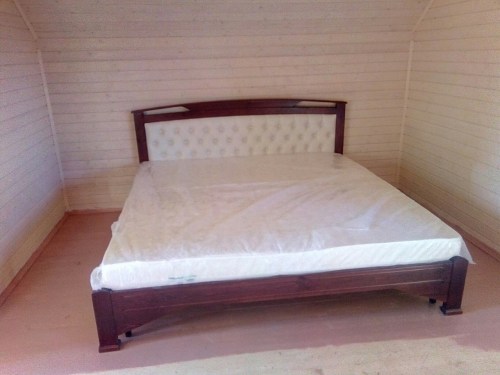 Кровать Омега с мягкой вставкой из массива